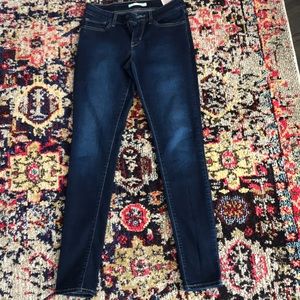 Levi’s 711 Skinny Jeans